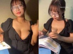 2 Quả Dưa Hấu Treo Trước Ngực Gái Ngoan