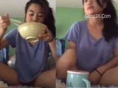 Miệng Trên Em Ăn Cơm Miệng Dưới Lồn Em Ăn Cái Khác