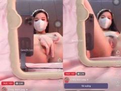 Idol Facebook Móc Lồn Trên Lovestream Hút Fan