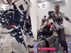 Clip Xxx Vợ Long 9 Ngón Lên Livestream Khoe Lồn Hồng