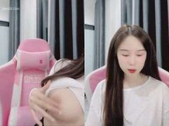 Idol Yylive Thích Khóa Phòng Show Vú Cho Các Anh Cùng Xem