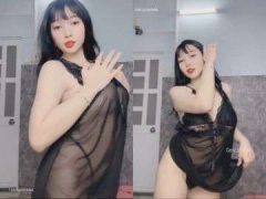 Lộ Clip Sex Thiên Ý Vú Bự Núm To Làm Bao Anh Điêu Đứng