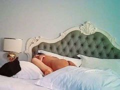 Hoa Khôi Giảng Dường Thích Được Phục Vụ Tận Giường